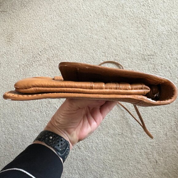 Lucky Brand Liza convertible wallet crossbody bag purse 8 x 5.5 x 1 inches - Picture 2 of 11